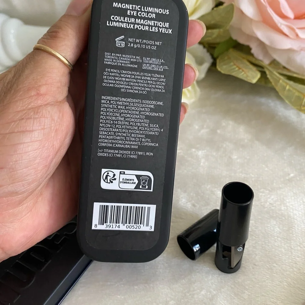 Nudestix Eyeshadow PENCIL Color TWILIGHT WITH SHARPENER